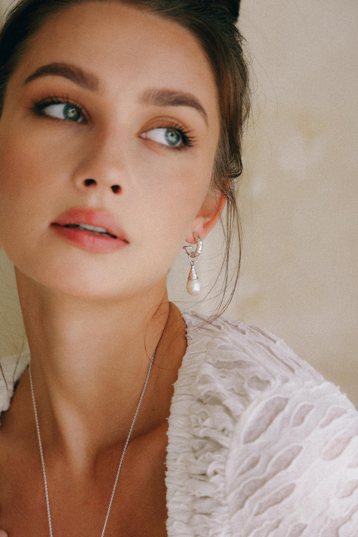 PENDIENTES DE ARO DE PLATA Y NÁCAR