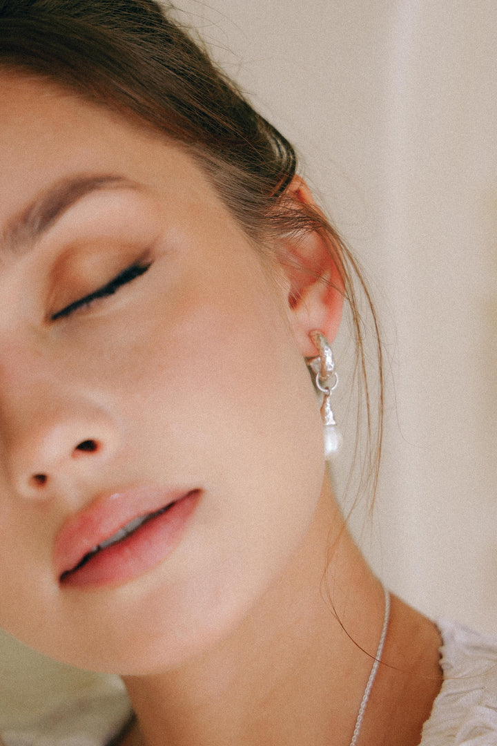 PENDIENTES DE ARO DE PLATA Y NÁCAR