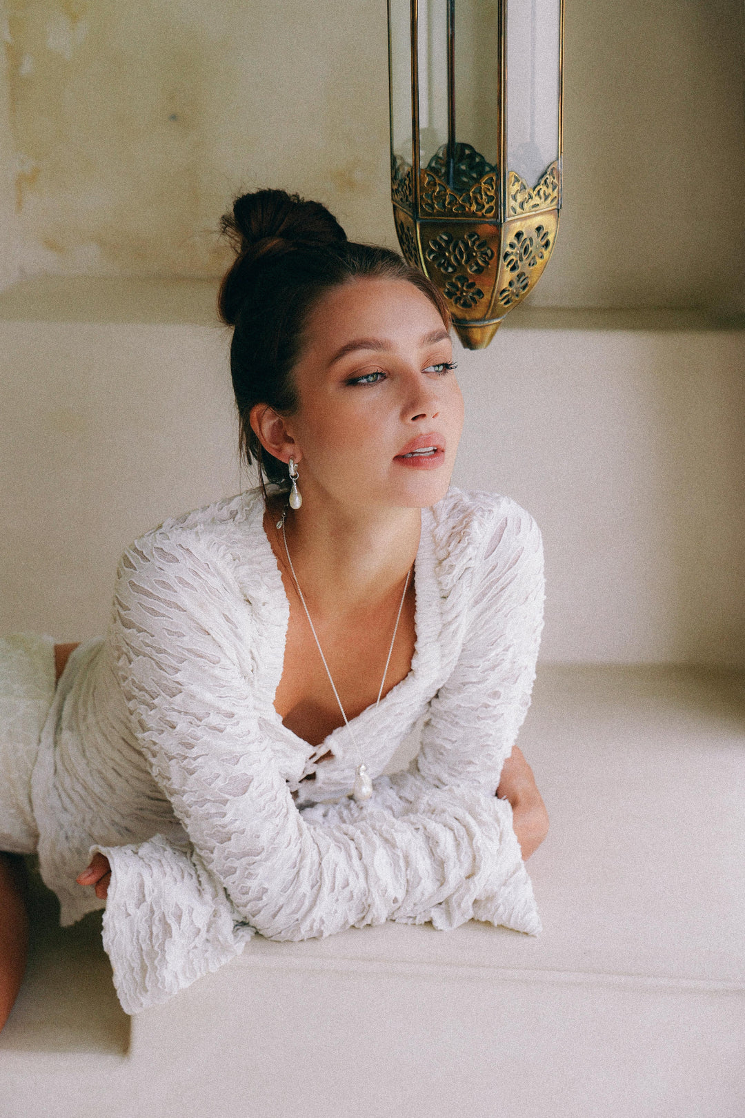 PENDIENTES DE ARO DE PLATA Y NÁCAR