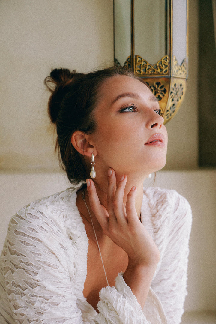 PENDIENTES DE ARO DE PLATA Y NÁCAR