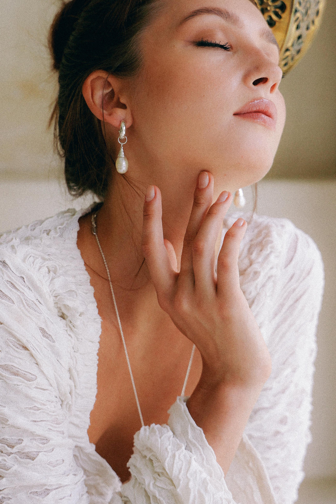 PENDIENTES DE ARO DE PLATA Y NÁCAR